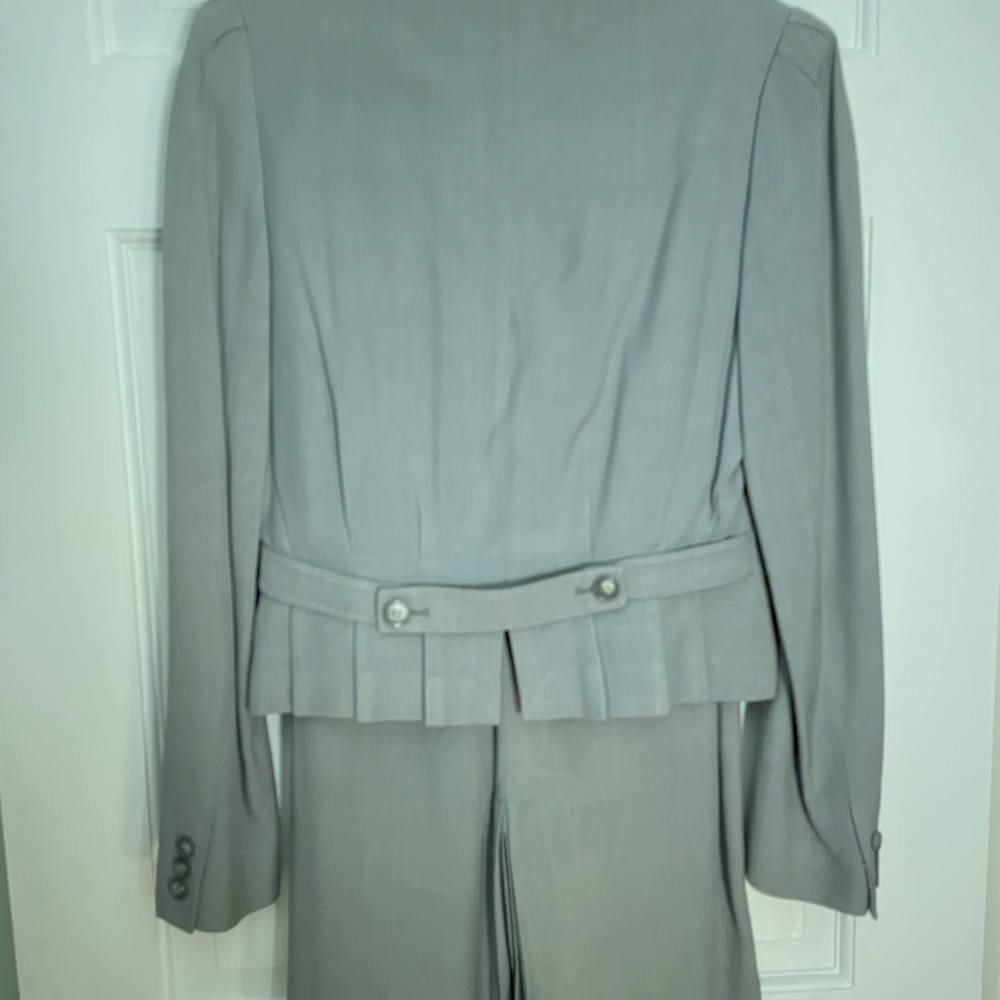 Woman’s Suit - Size 11/12 - j gallery - Picture 2 of 3